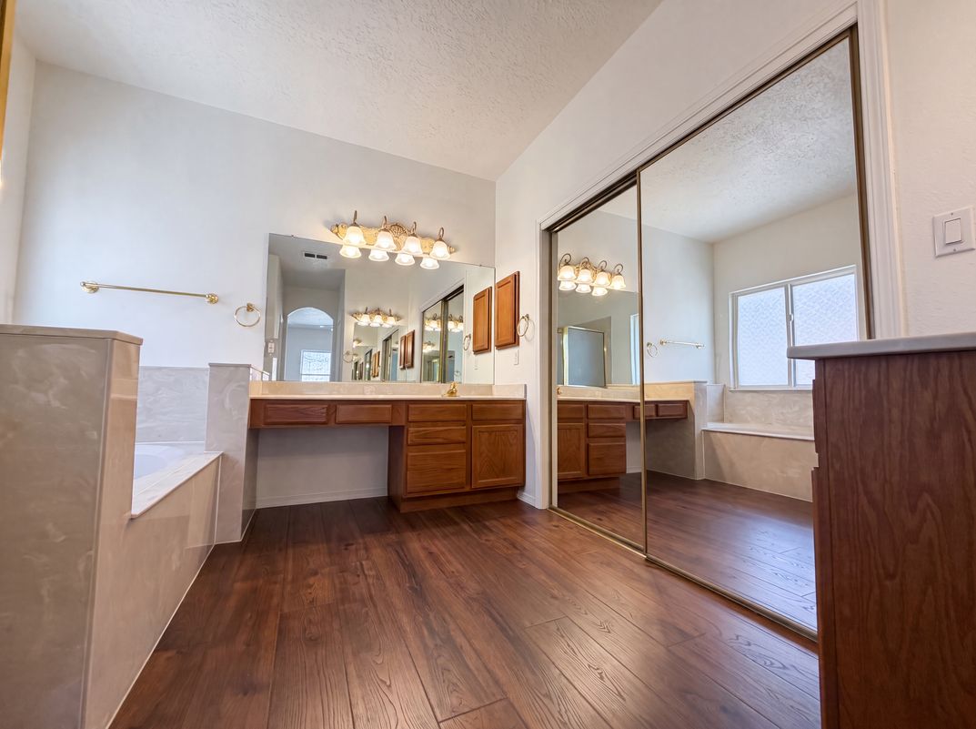 Photo 15 of 29 of 9809 Buckeye St NW, Albuquerque, NM