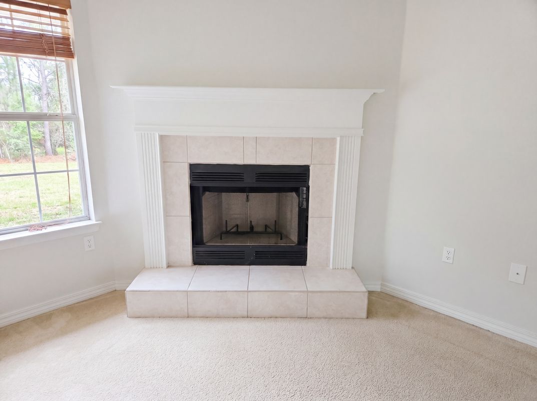 Photo 7 of 19 of 9564 Pouder Ln, Navarre, FL