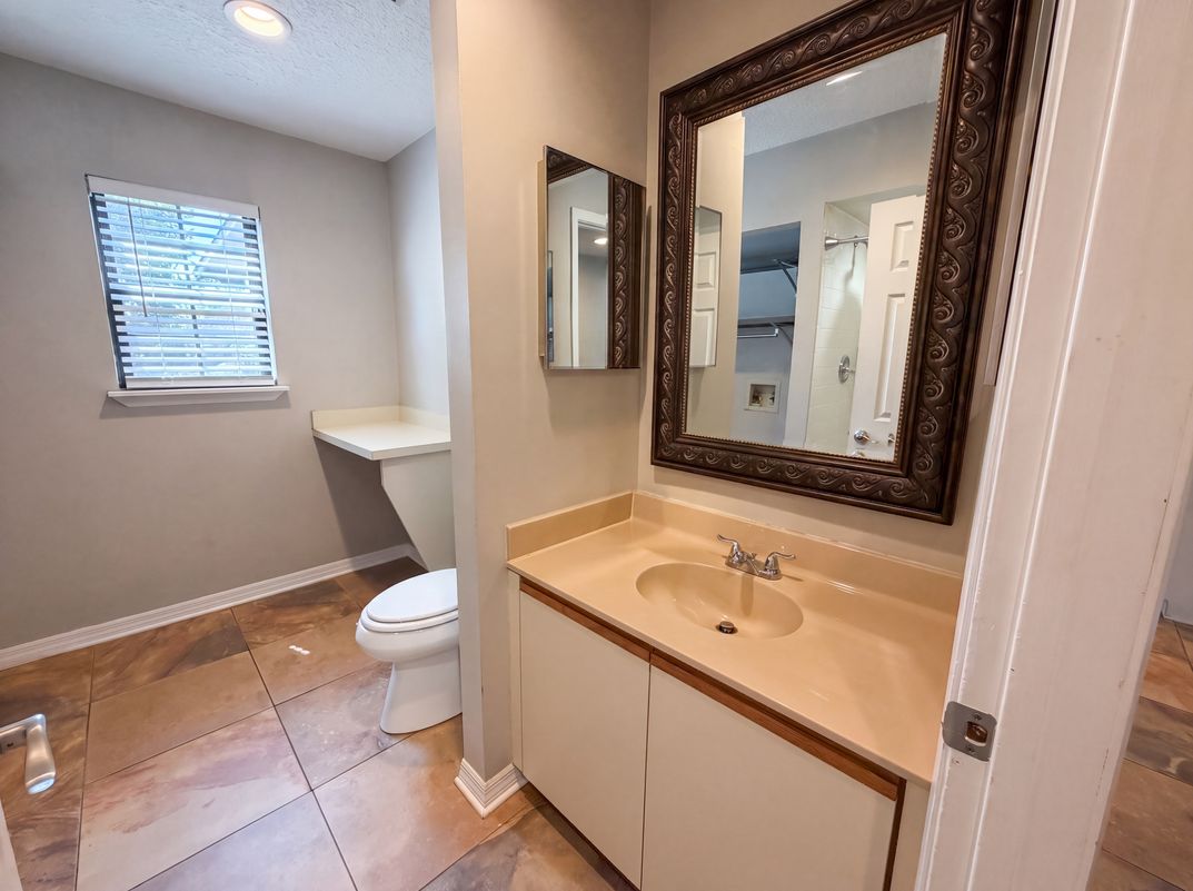 Photo 15 of 26 of 8382 Chason Rd W, Jacksonville, FL