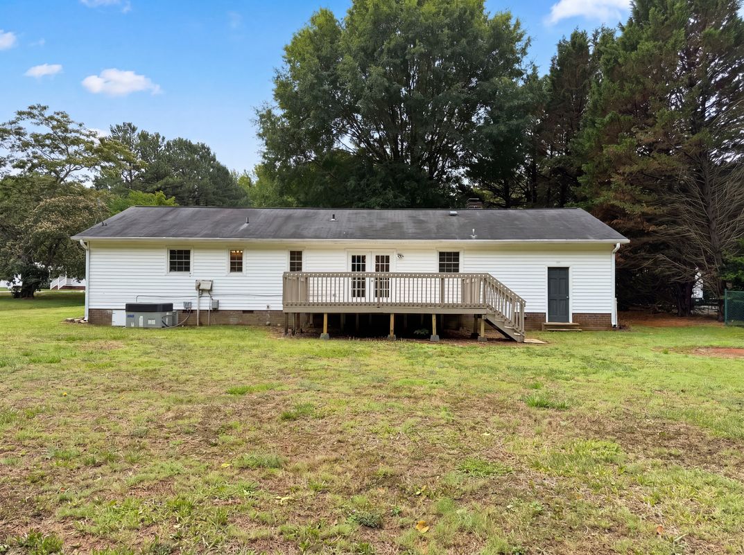 Photo 5 of 22 of 4061 Williams Mill Rd, Burlington, NC