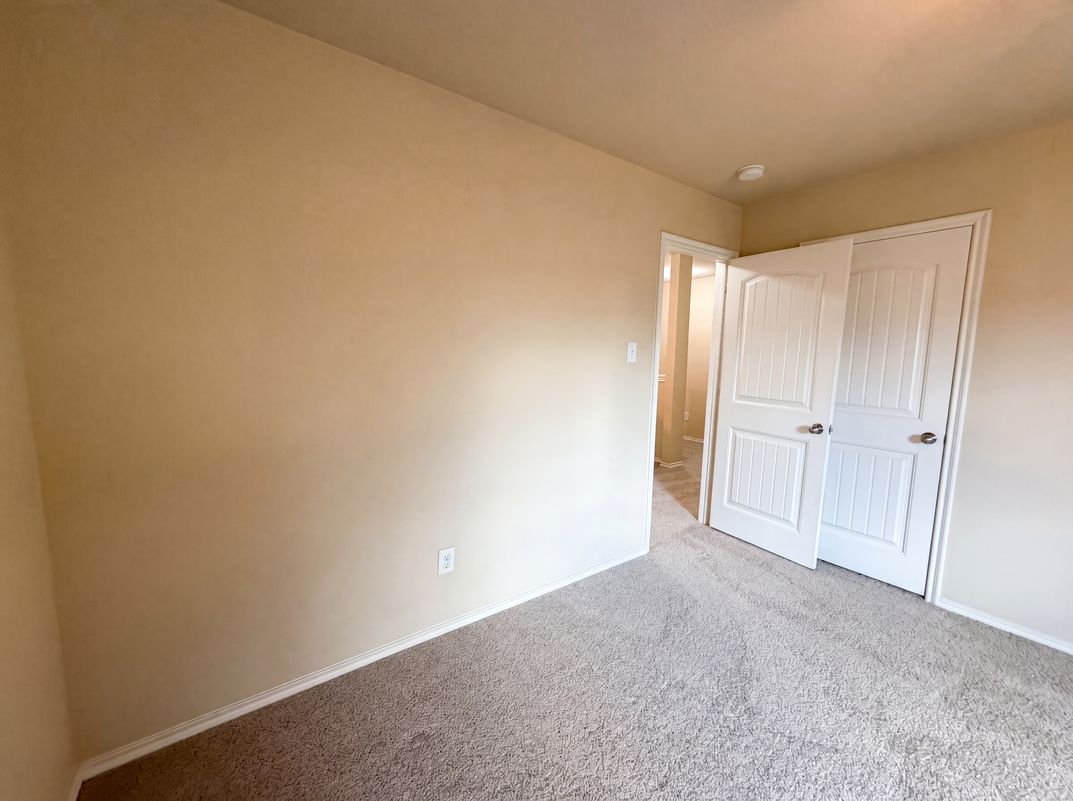 Photo 11 of 17 of 1404 Claire Ln, Royse City, TX