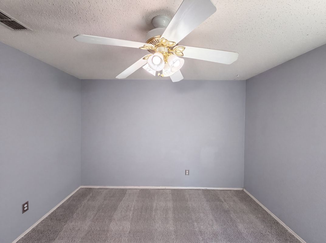 Photo 10 of 17 of 5244 New Castleton Ln, Fort Worth, TX