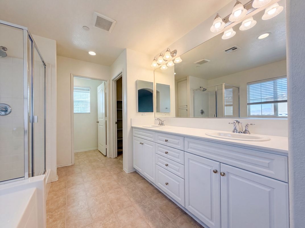 Photo 17 of 34 of 15110 Paseo Verde Pl, Victorville, CA