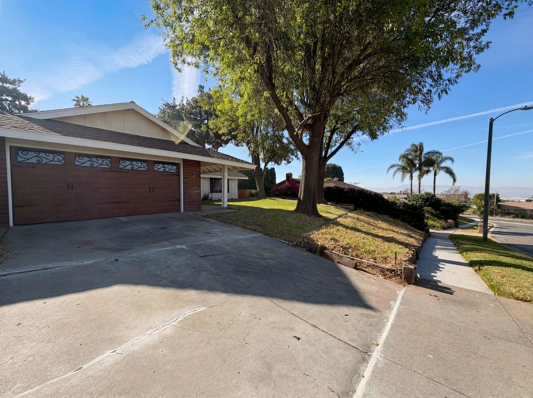 Photo 6 of 21 of 2785 Bonita Dr, Highland, CA