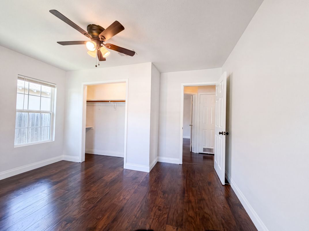 Photo 11 of 17 of 2832 Avenue I, Fort Worth, TX