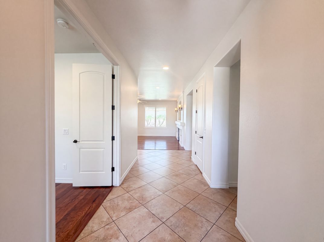 Photo 6 of 27 of 11 W Canyon Way, Chandler, AZ