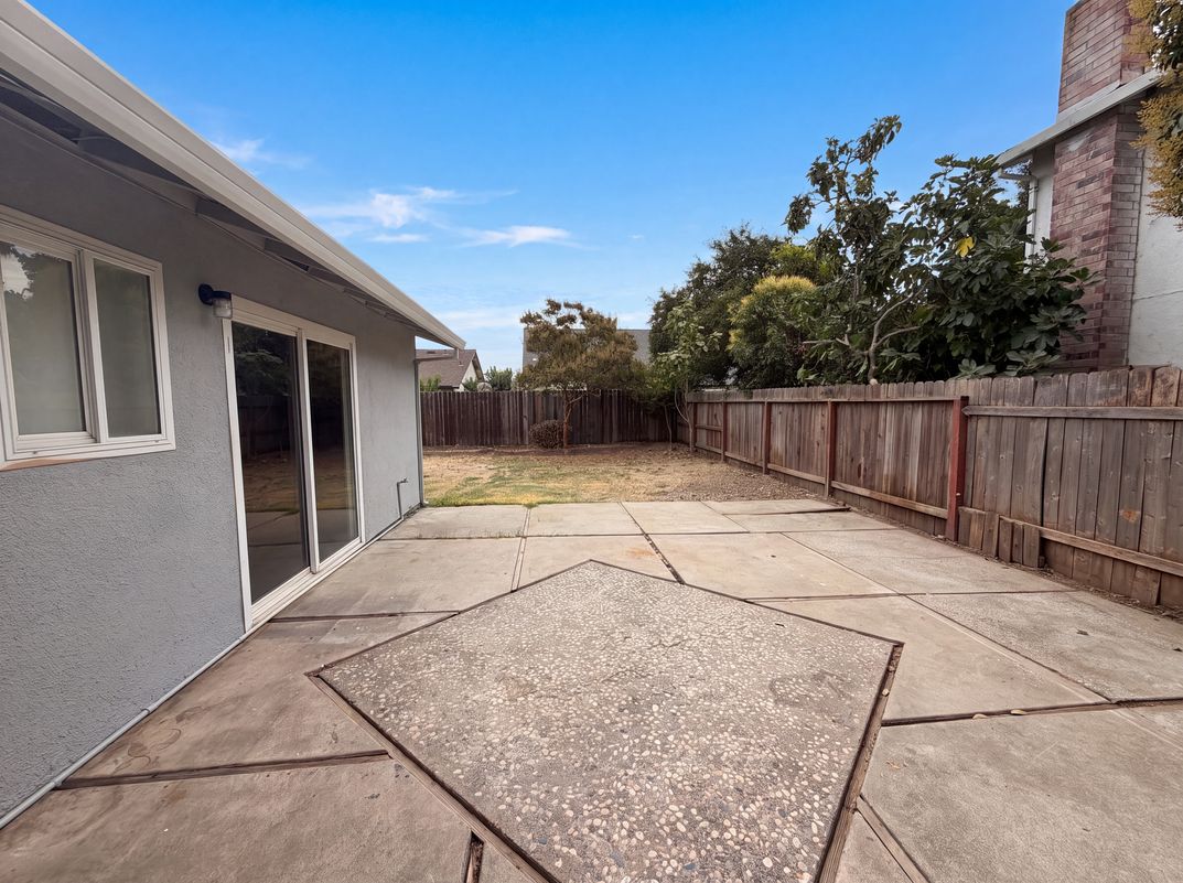 Photo 21 of 25 of 7804 McClintock Way, Sacramento, CA