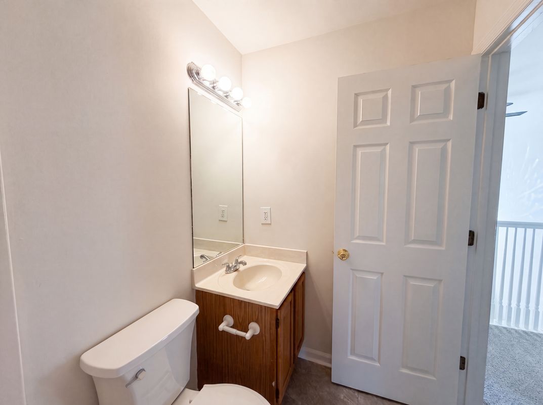 Photo 19 of 28 of 2120 Spring Lake Dr, Spring Hill, TN