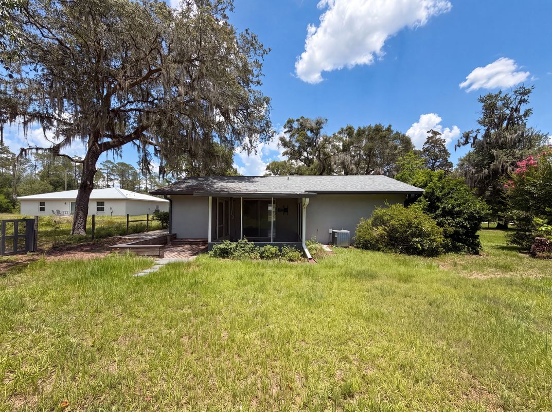 Photo 5 of 21 of 1870 SW Valencia Heights Ave, Dunnellon, FL
