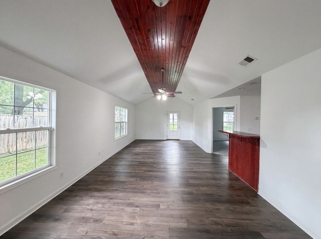 Photo 10 of 17 of 905 S Butler Ter, Harrisonville, MO