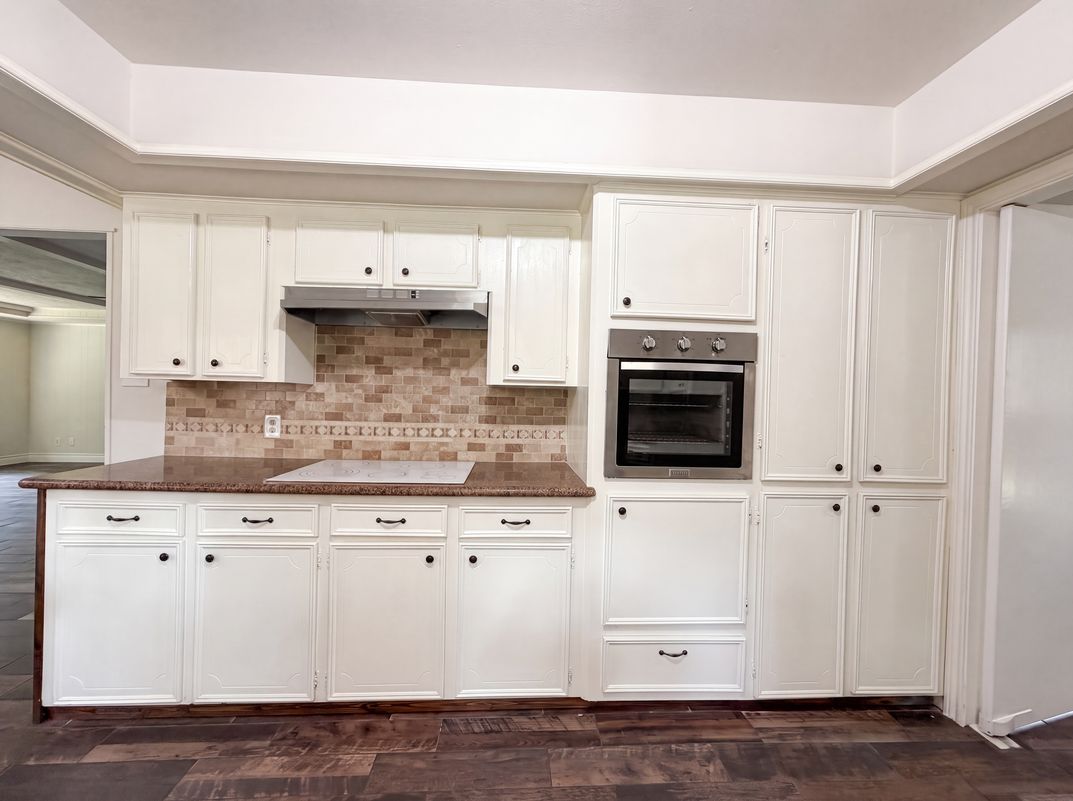 Photo 6 of 19 of 11614 Mile Dr, Houston, TX