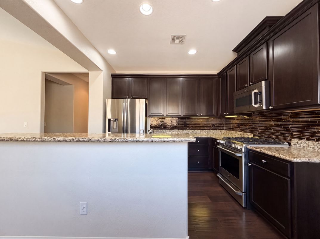 Photo 6 of 21 of 908 Baronet Dr, Las Vegas, NV