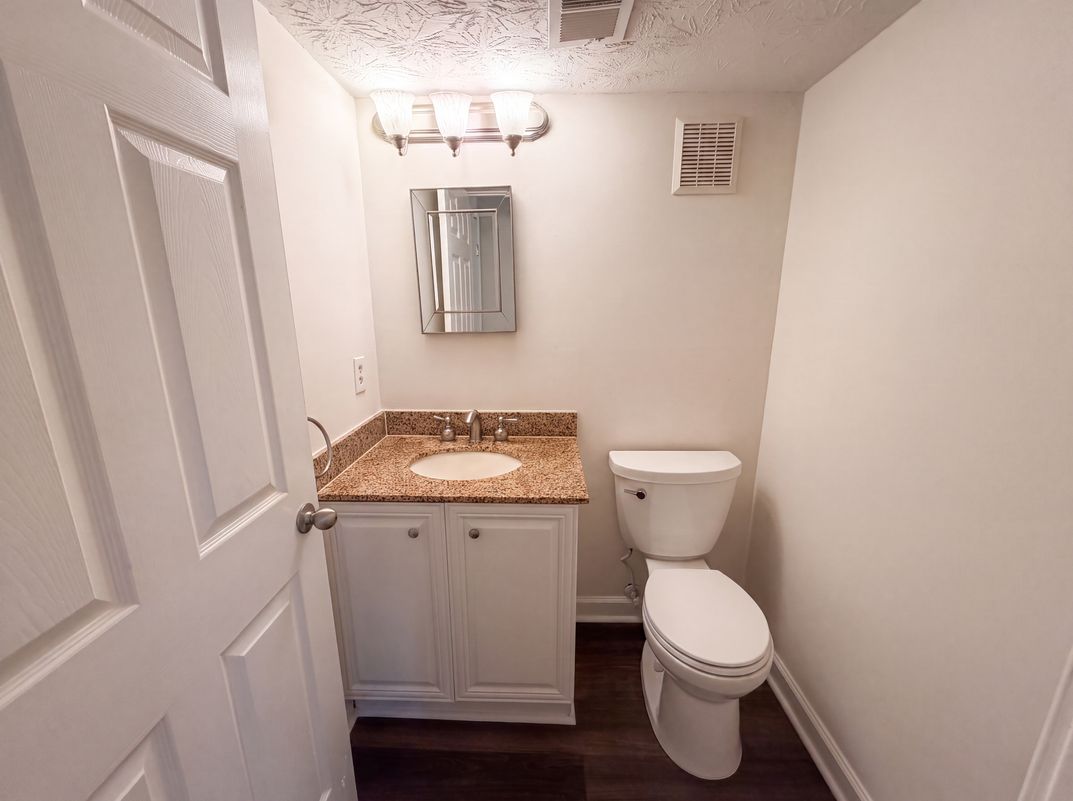 Photo 18 of 24 of 1346 Fairfield Dr SW, Lilburn, GA