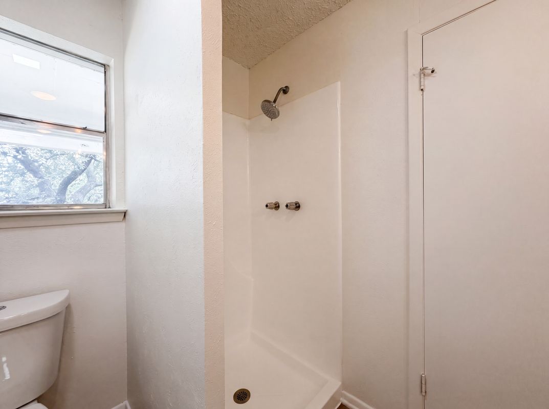 Photo 16 of 23 of 4612 Kenway Ct, Fort Worth, TX