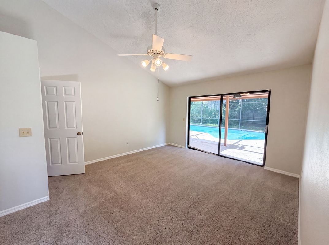 Photo 4 of 19 of 332 Sprucewood Rd, Lake Mary, FL