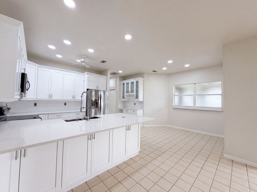 Photo 8 of 28 of 12919 Prestwick Dr, Riverview, FL