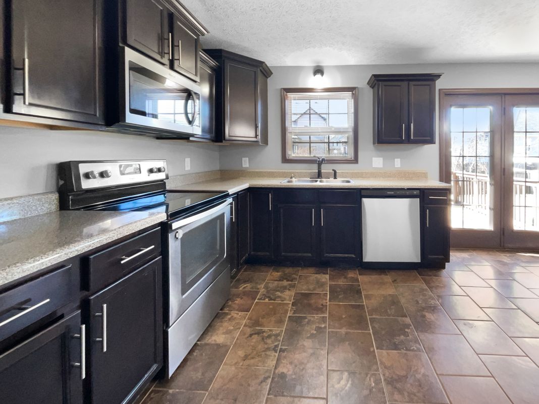 Photo 7 of 26 of 1450 Raven Rd, Clarksville, TN