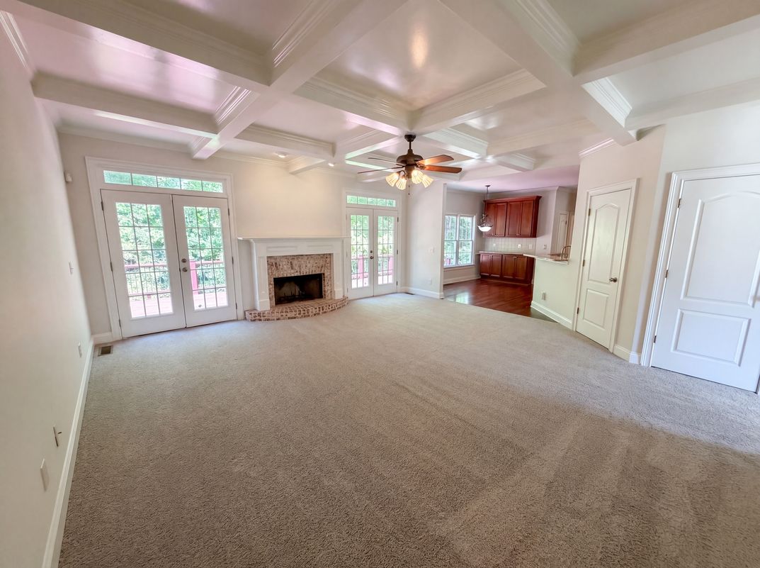 Photo 3 of 23 of 861 Windsor Creek Dr, Grayson, GA
