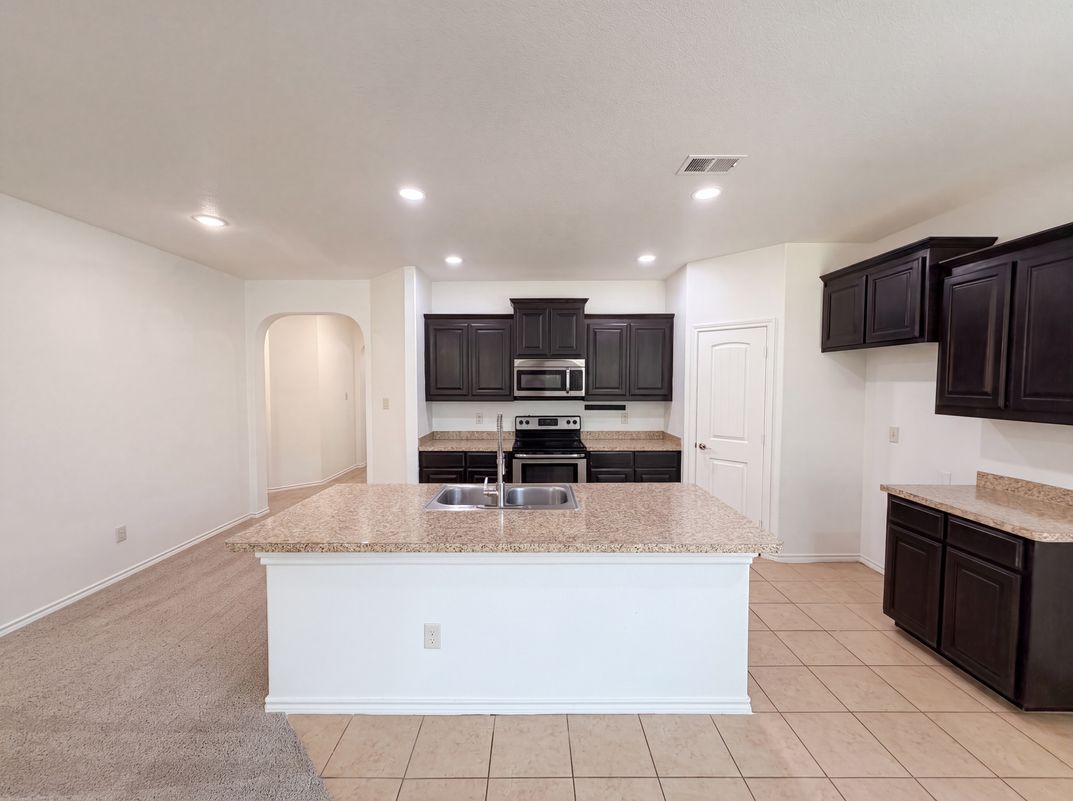 Property photo 2 of 1108 Edgewater Dr