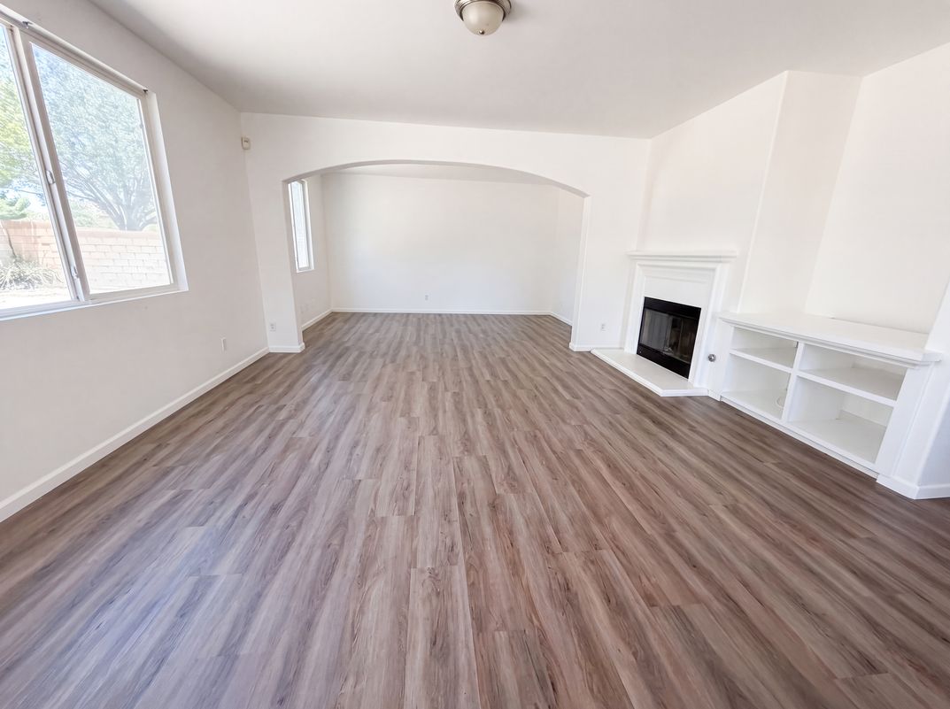 Photo 8 of 28 of 3147 W Lingard St, Lancaster, CA