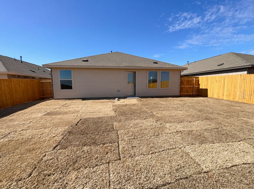 Photo 5 of 14 of 3728 Los Cabos Dr, Mustang, OK