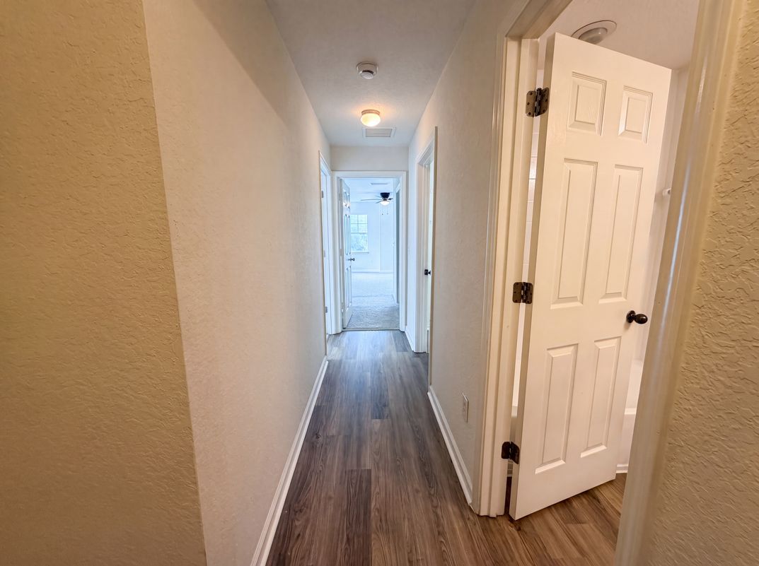 Photo 17 of 22 of 8550 Argyle Business Loop, Jacksonville, FL