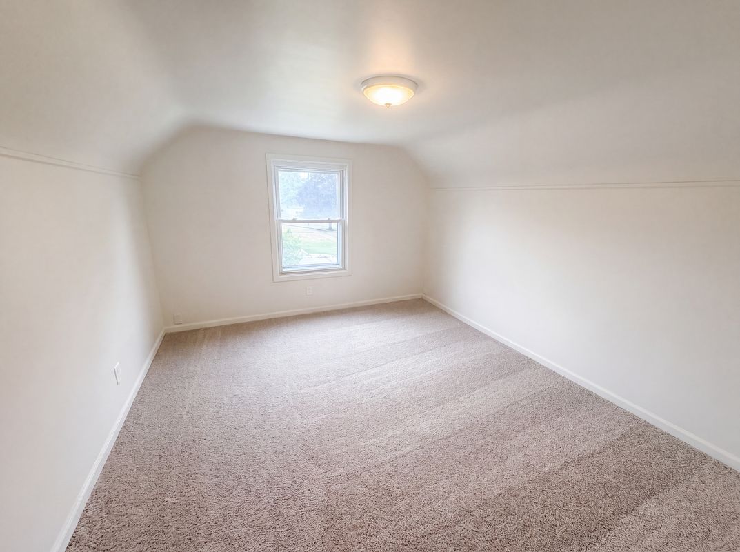 Photo 10 of 20 of 17590 Eastland St, Roseville, MI