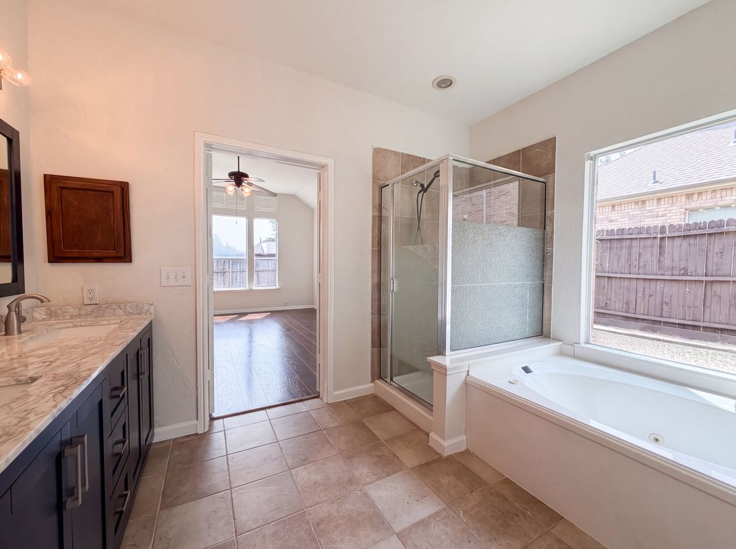 Photo 11 of 25 of 1756 Hidden Brook Dr, Grand Prairie, TX