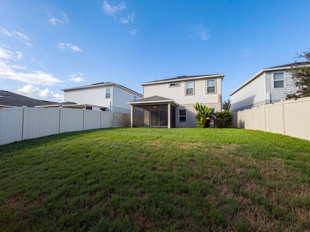 Photo 5 of 28 of 10654 Hawks Landing Dr, Land O Lakes, FL