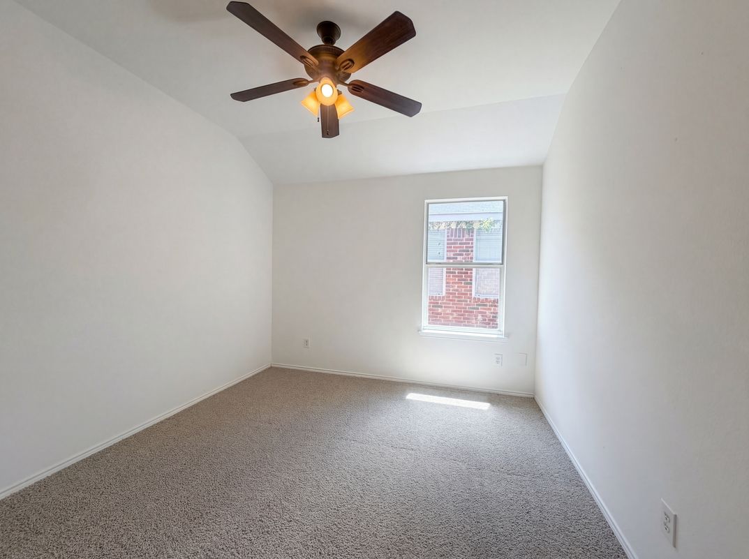 Photo 13 of 19 of 2563 Taos Dr, Grand Prairie, TX