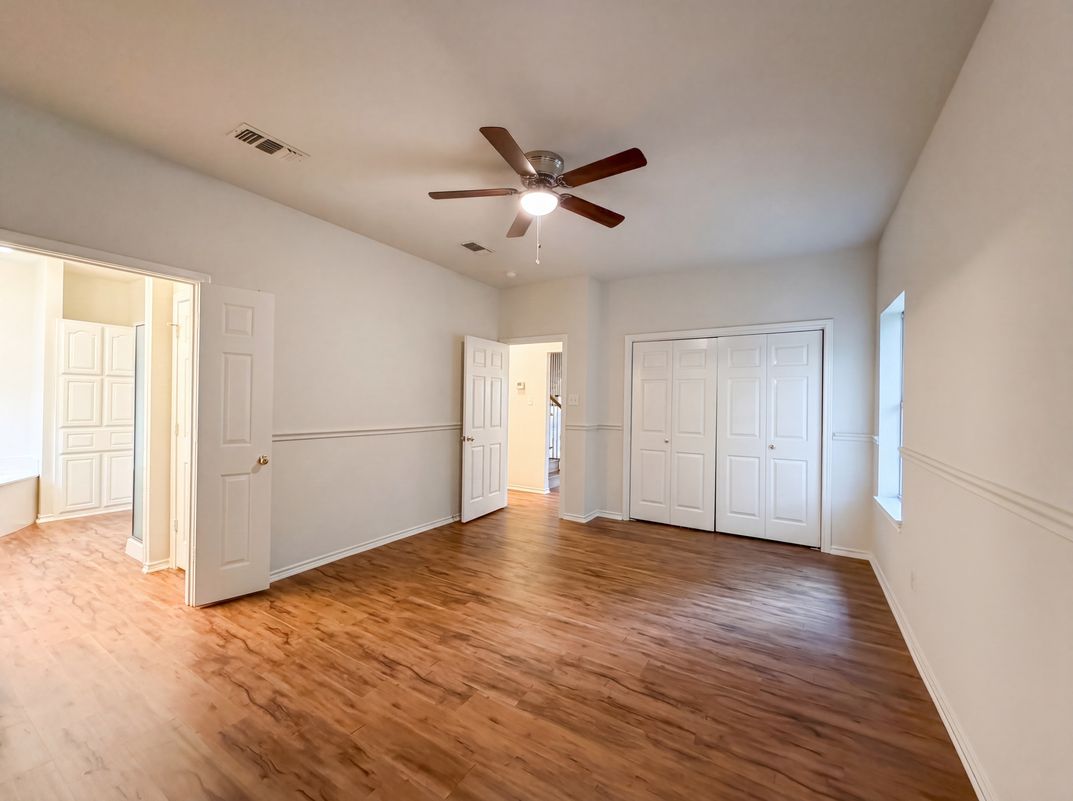 Photo 4 of 27 of 6218 Kingswood Dr, Arlington, TX