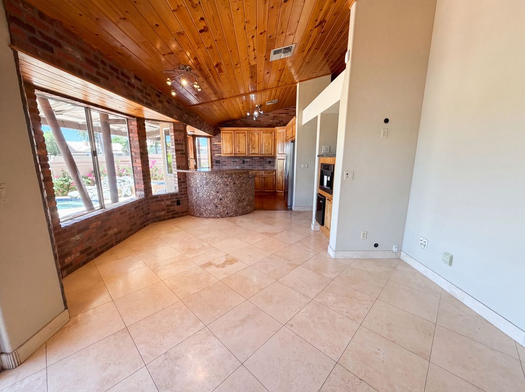 Photo 10 of 31 of 21609 N 61st Ave, Glendale, AZ