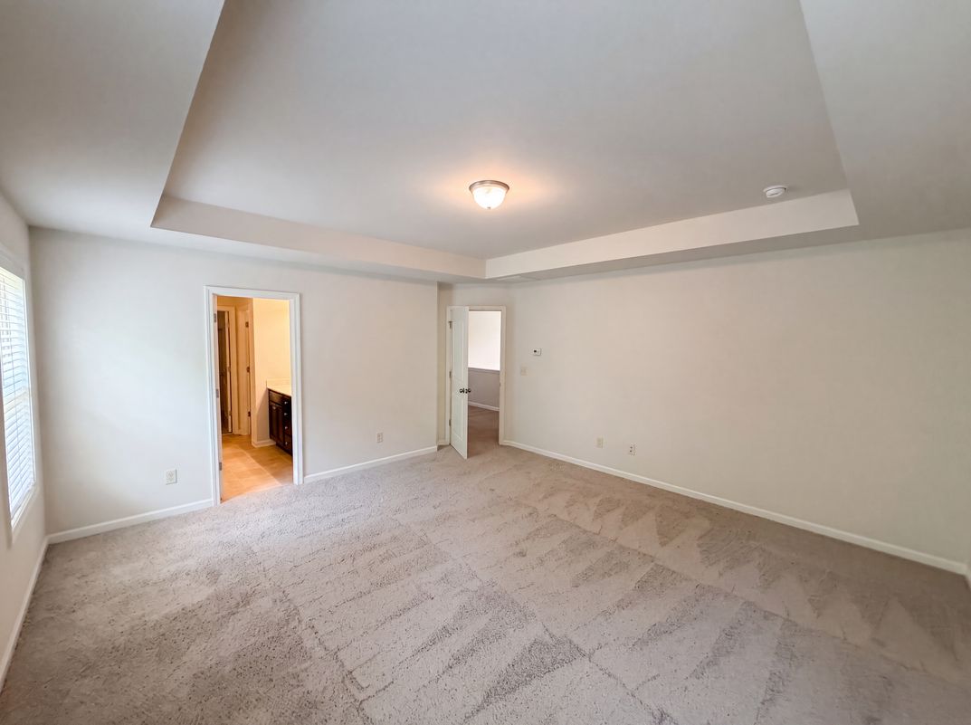 Photo 4 of 34 of 821 Walnut Woods Dr, Braselton, GA