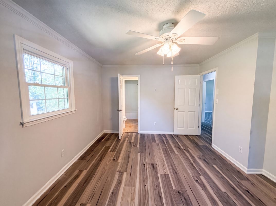 Photo 4 of 18 of 4305 Dawnwood Dr, Gastonia, NC