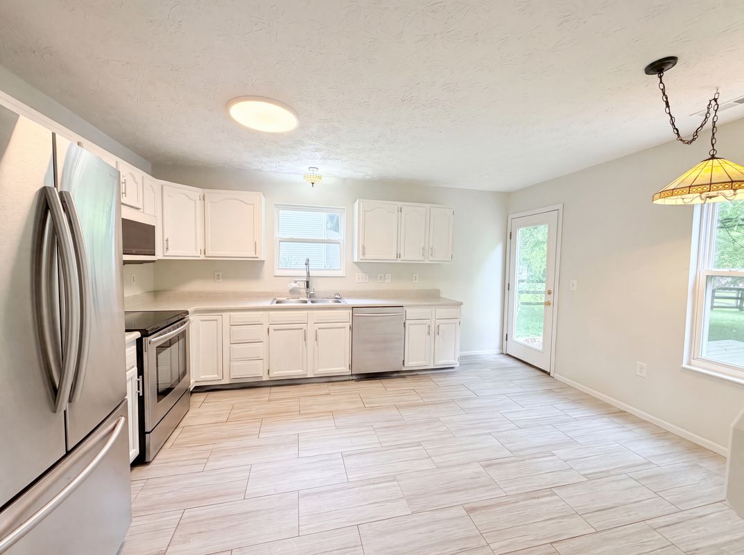 Photo 18 of 27 of 4213 Mallard Dr, Batavia, OH