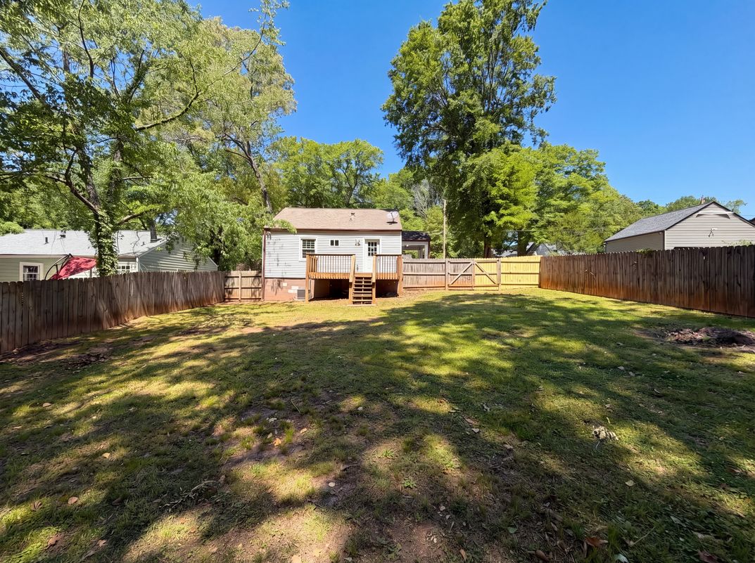 Photo 17 of 20 of 1918 Spring Ave, Atlanta, GA