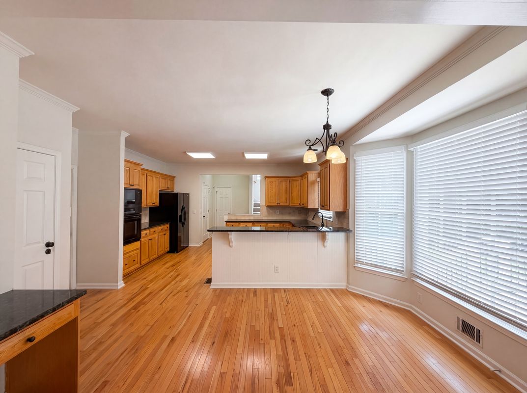 Photo 7 of 26 of 1900 Milfield Cir, Snellville, GA