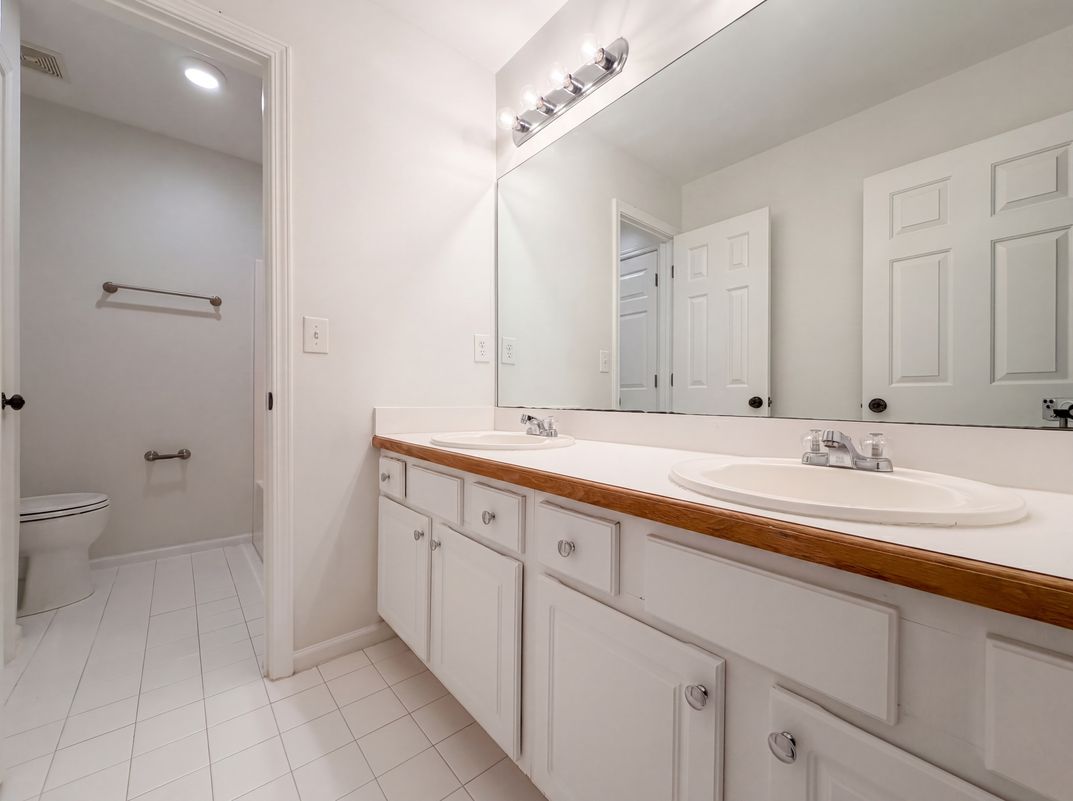 Photo 6 of 30 of 2298 Camden Dr SW, Marietta, GA