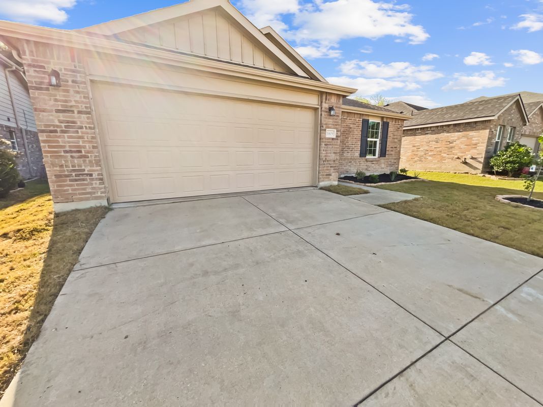 Photo 16 of 19 of 1409 Rivers Creek Ln, Little Elm, TX