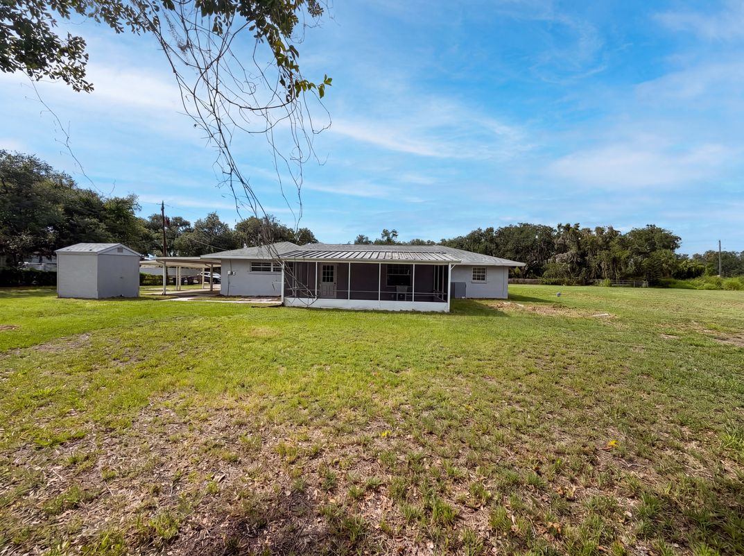 Photo 7 of 34 of 2805 105th St E, Palmetto, FL