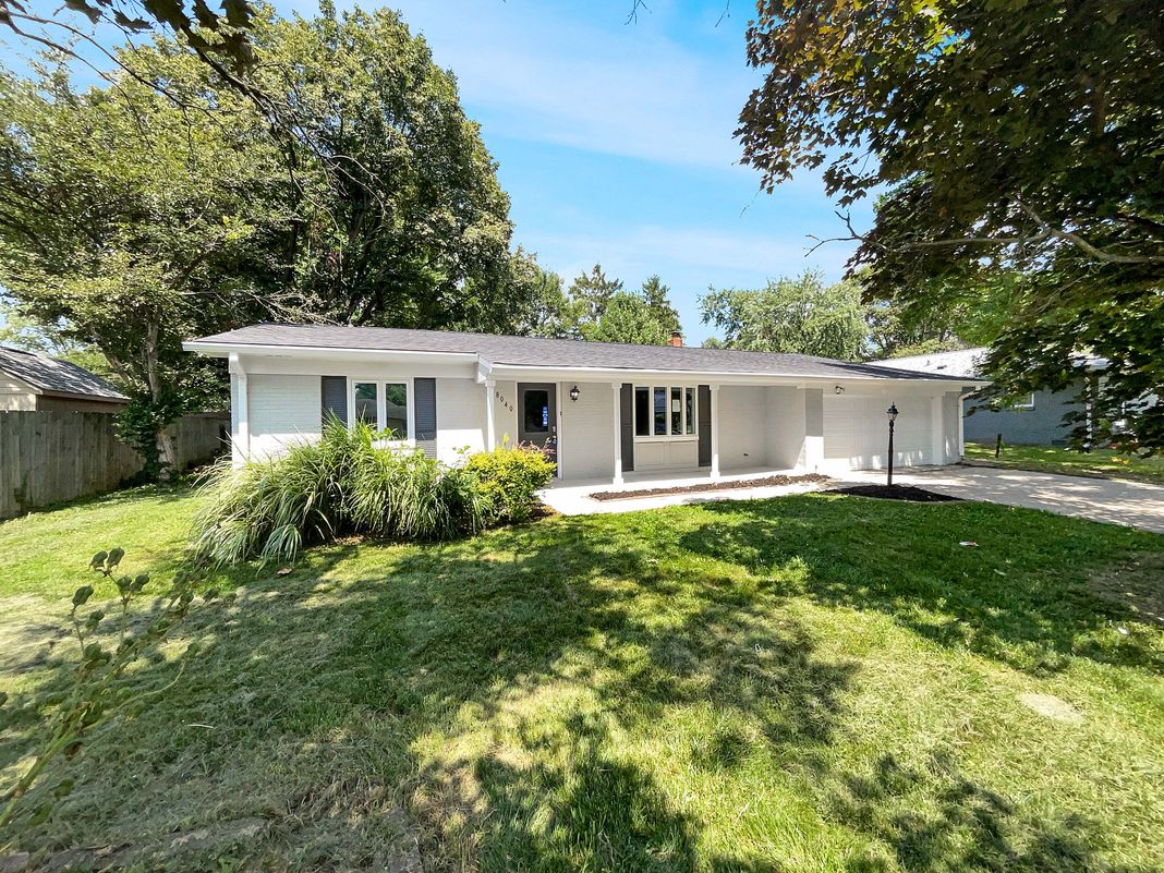 Property photo 1 of 8040 Goldenrod Ct