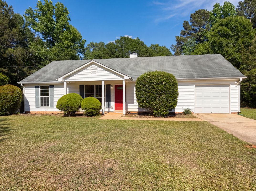 Photo 23 of 27 of 182 Livingston Ln, Covington, GA
