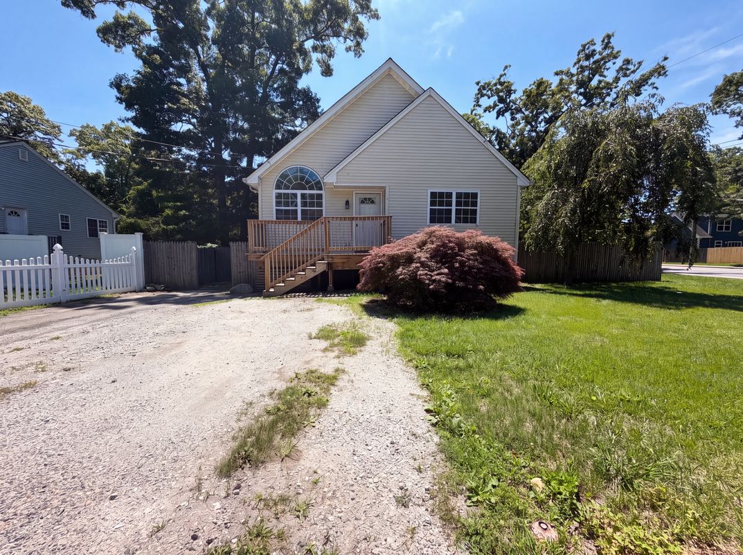 Photo 32 of 36 of 166 Moriches Ave, Mastic, NY