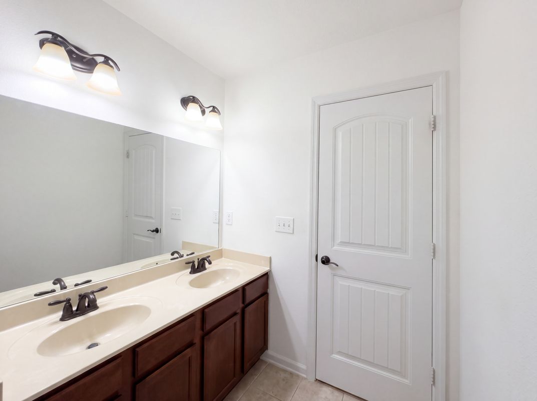 Photo 20 of 26 of 172 Bermuda Lakes Dr, Meridianville, AL