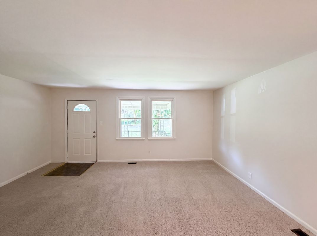 Photo 6 of 14 of 310 Robin Hood Dr, Raleigh, NC