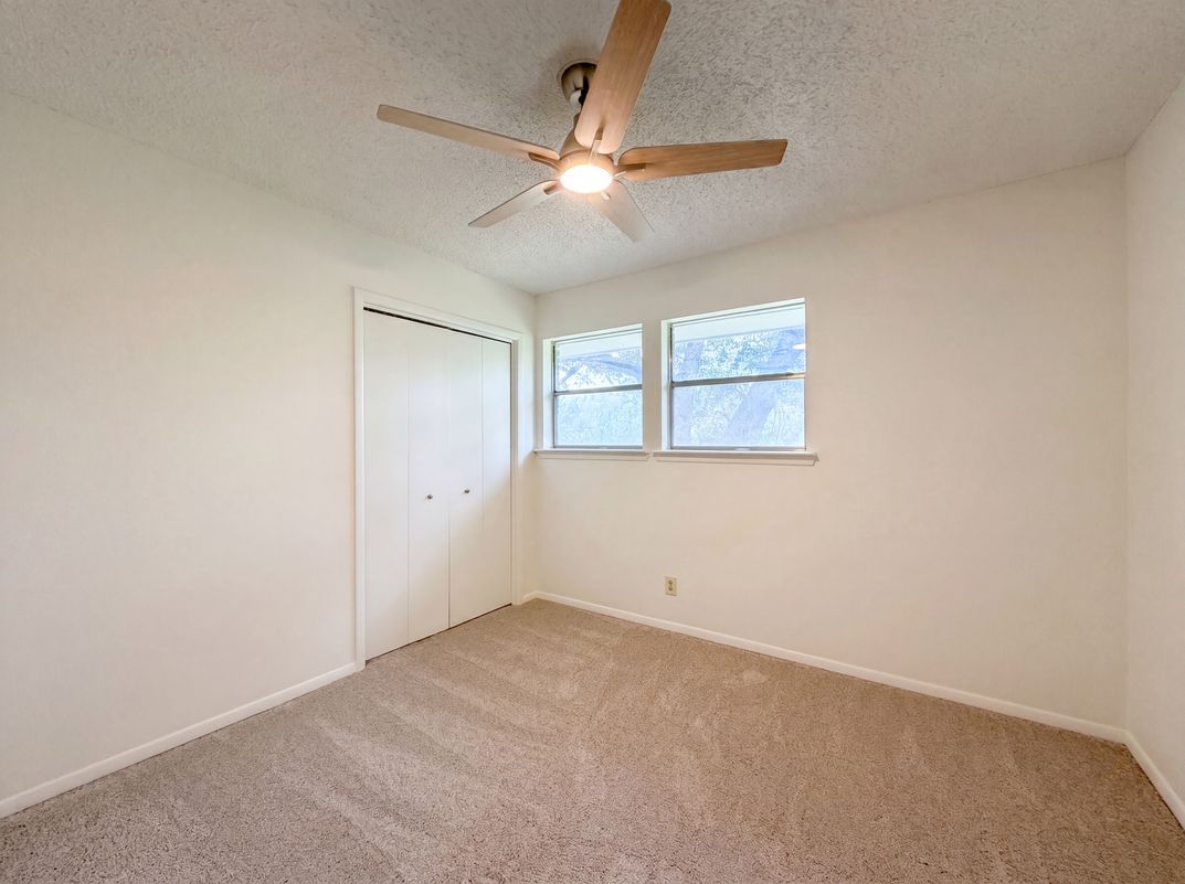 Photo 13 of 23 of 4612 Kenway Ct, Fort Worth, TX