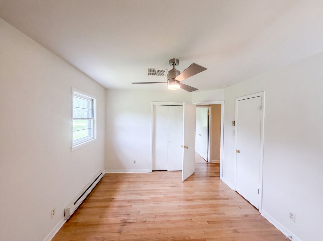 Photo 4 of 22 of 4913 Millpoint Rd, Greensboro, NC