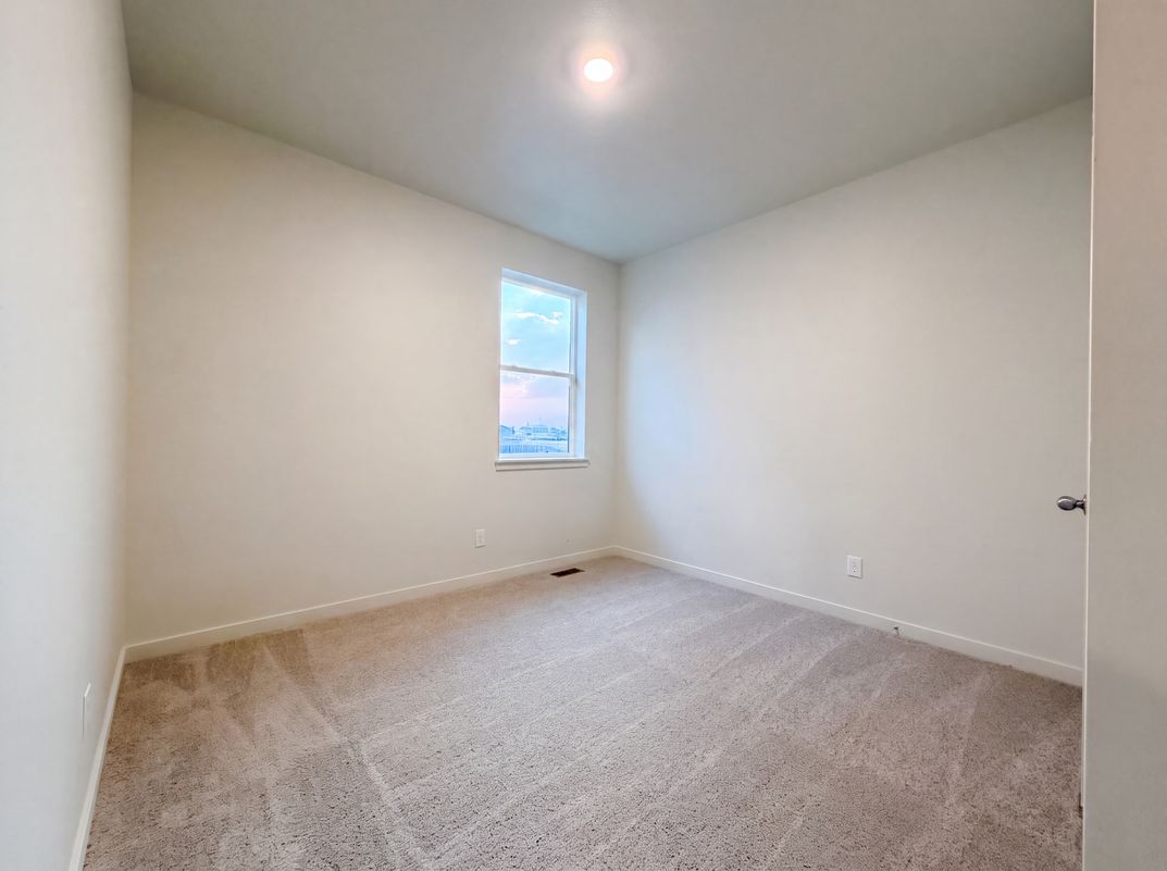 Photo 10 of 38 of 2341 Mountain Sky Dr, Fort Lupton, CO