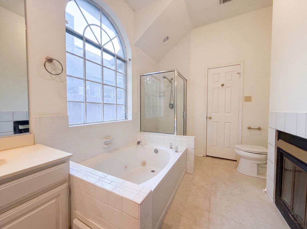Photo 5 of 13 of 3840 Habersham, Schertz, TX