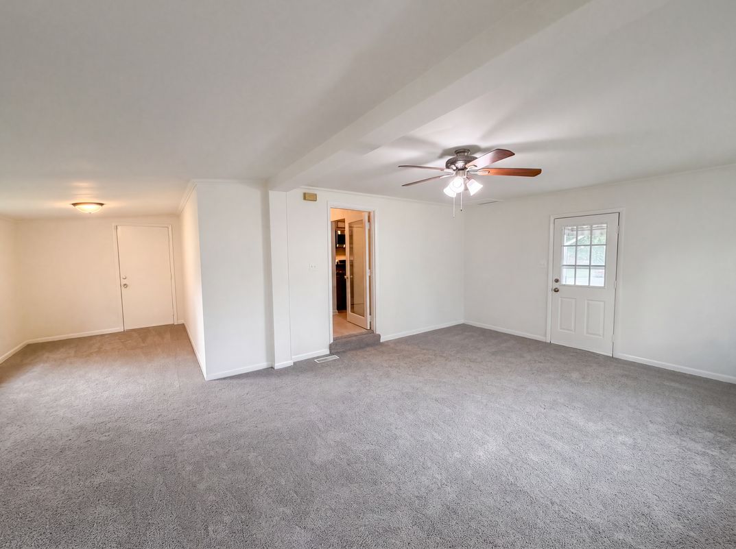 Photo 10 of 32 of 13512 Fitzhugh Ln, Woodbridge, VA